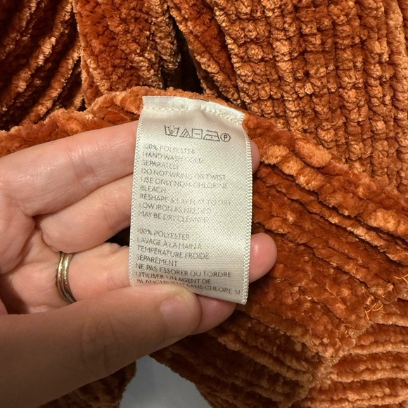 Urban Outfitters Oversized Chenille Cardigan *very soft* - Picture 7 of 9